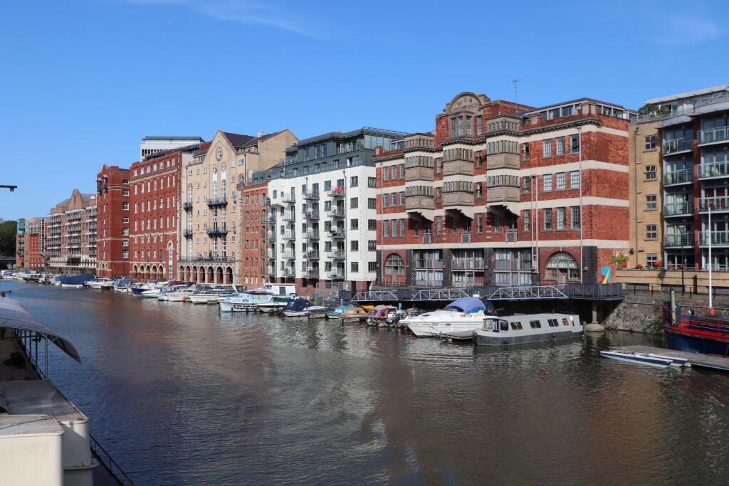 Main image of property: Flat , Huller & Cheese, Redcliff Backs, Bristol