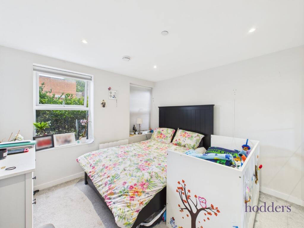 Chertsey, Surrey, KT16 photo 3