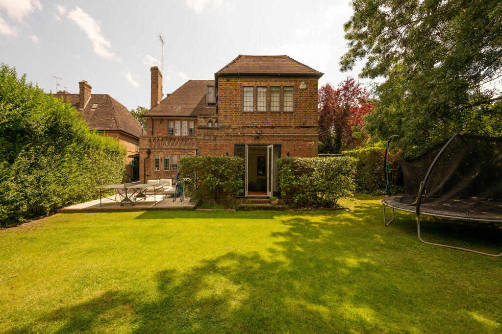 Main image of property: Meadway, London, NW11