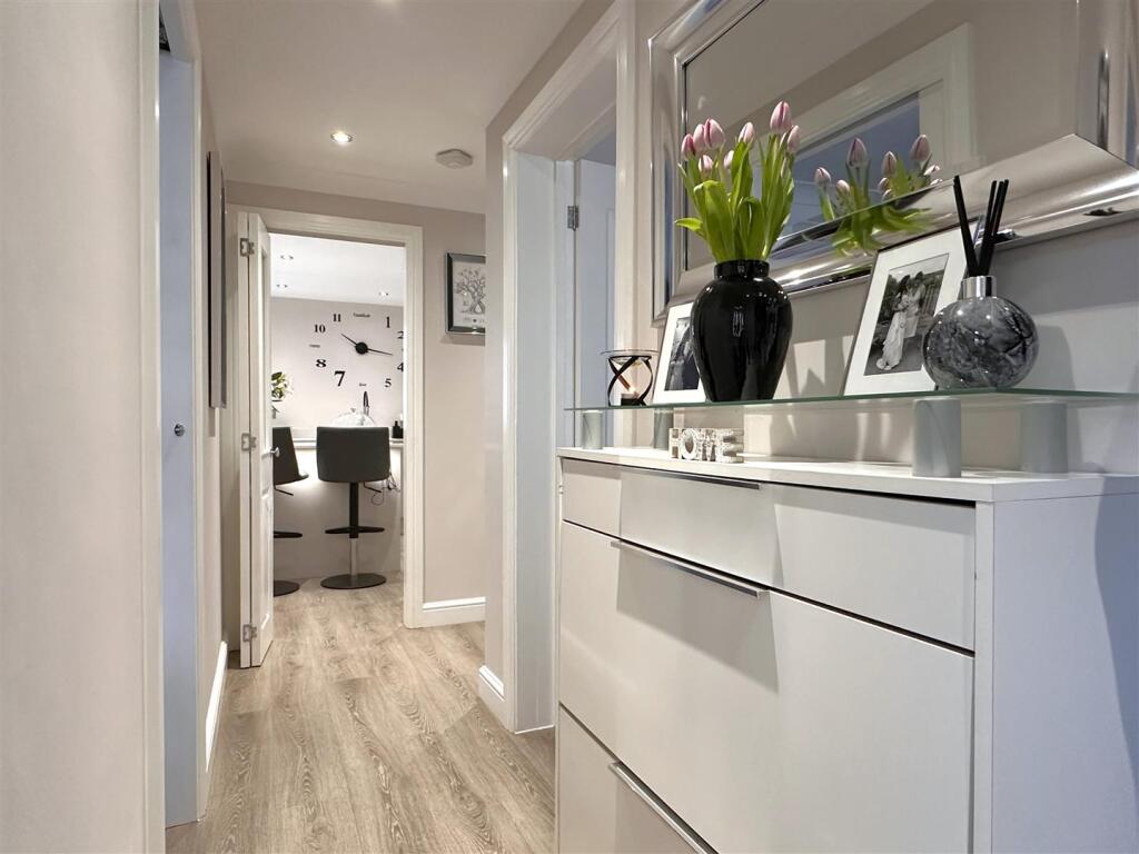 Broughton Drive, Newark - View 5