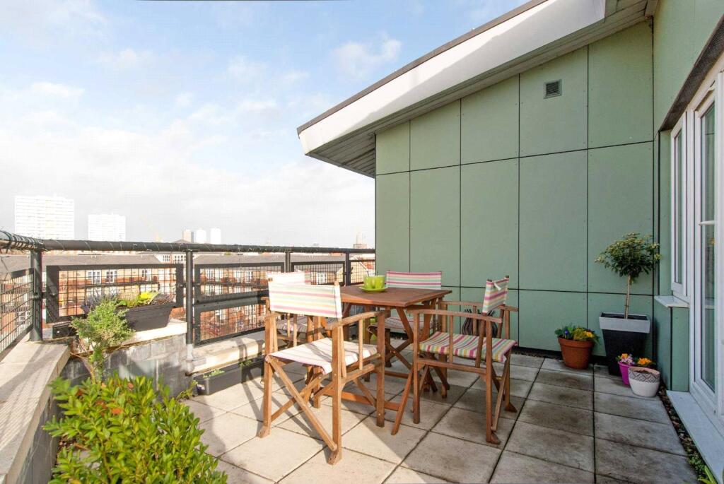 Main image of property: Locksons Close, E14