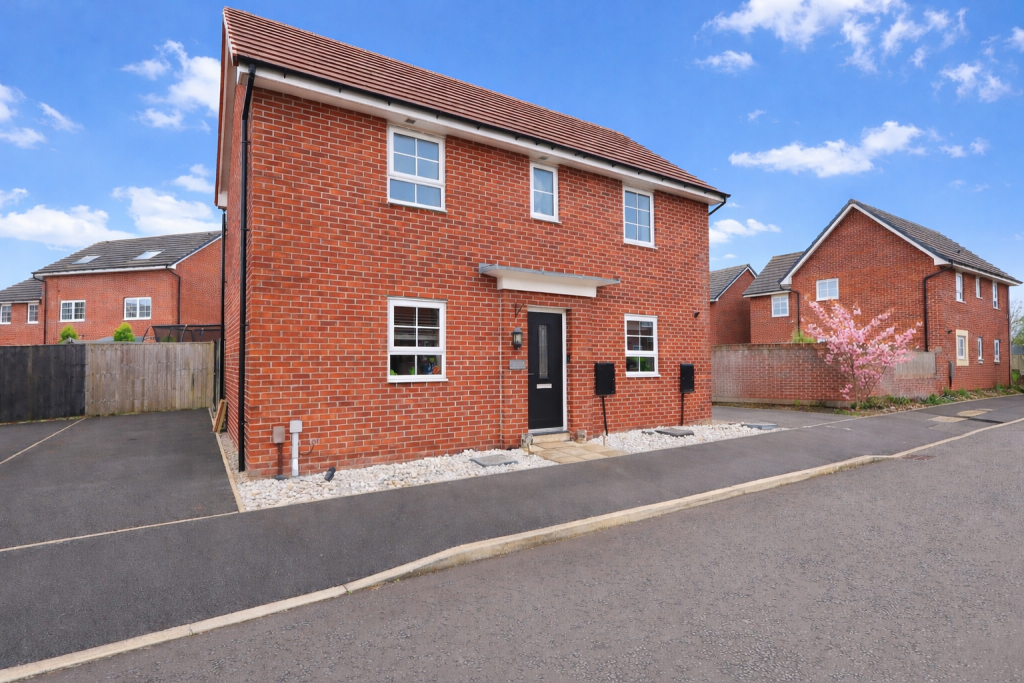 3-bed detached on Mustang Close, Warton, Preston, Lancashire, PR4, £55,000