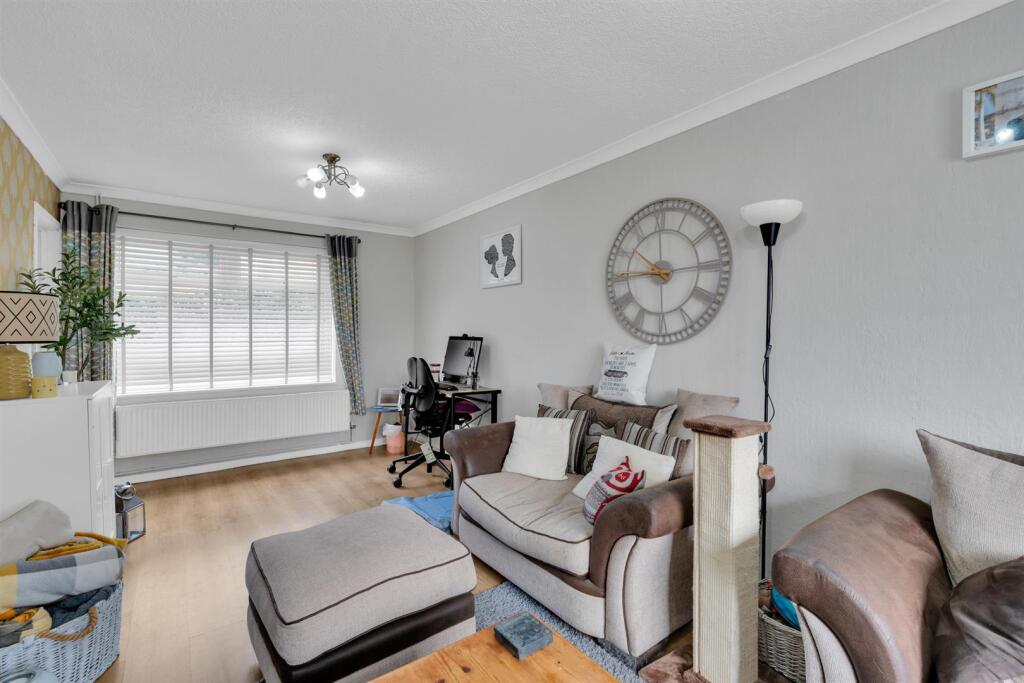 House in Newport - View 4