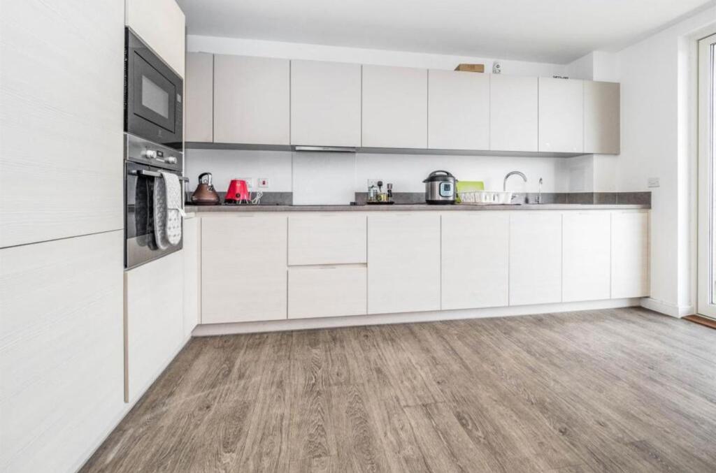 Apartment in London - View 5