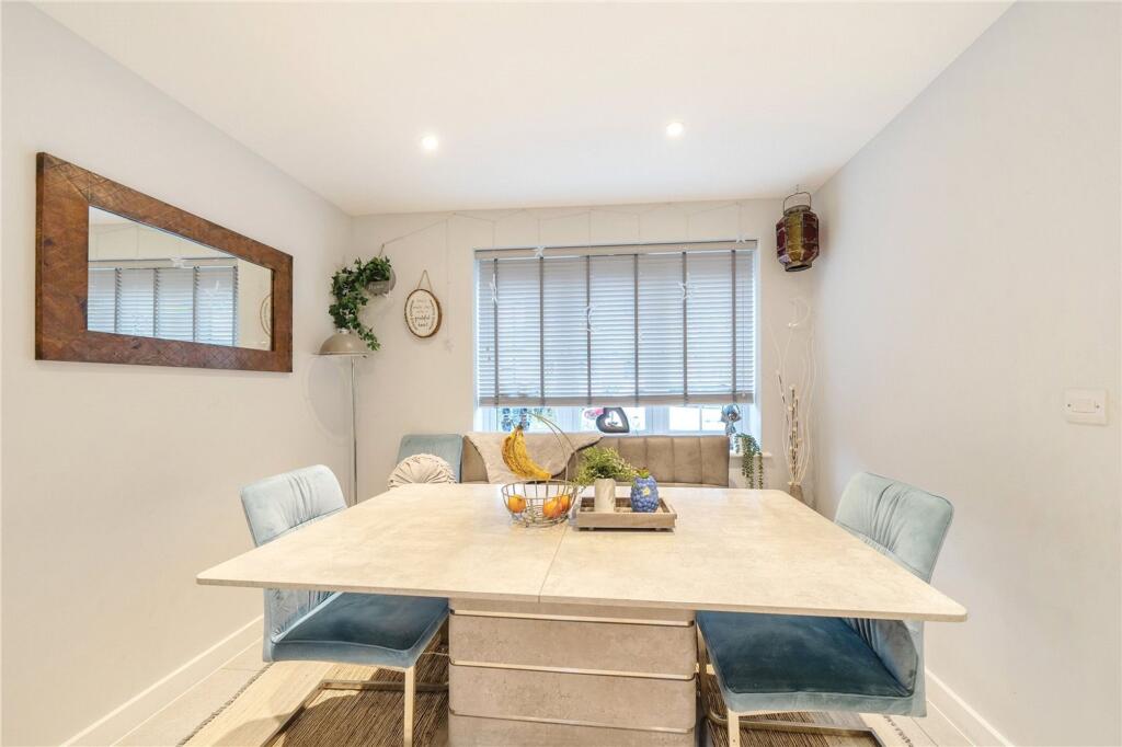 Corbel Rise, Chineham, RG24 photo 5