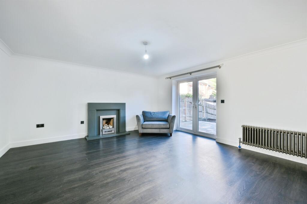 House in Enfield - More