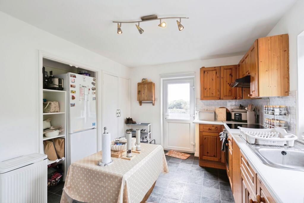 Apartment in Chichester, Birdham - More