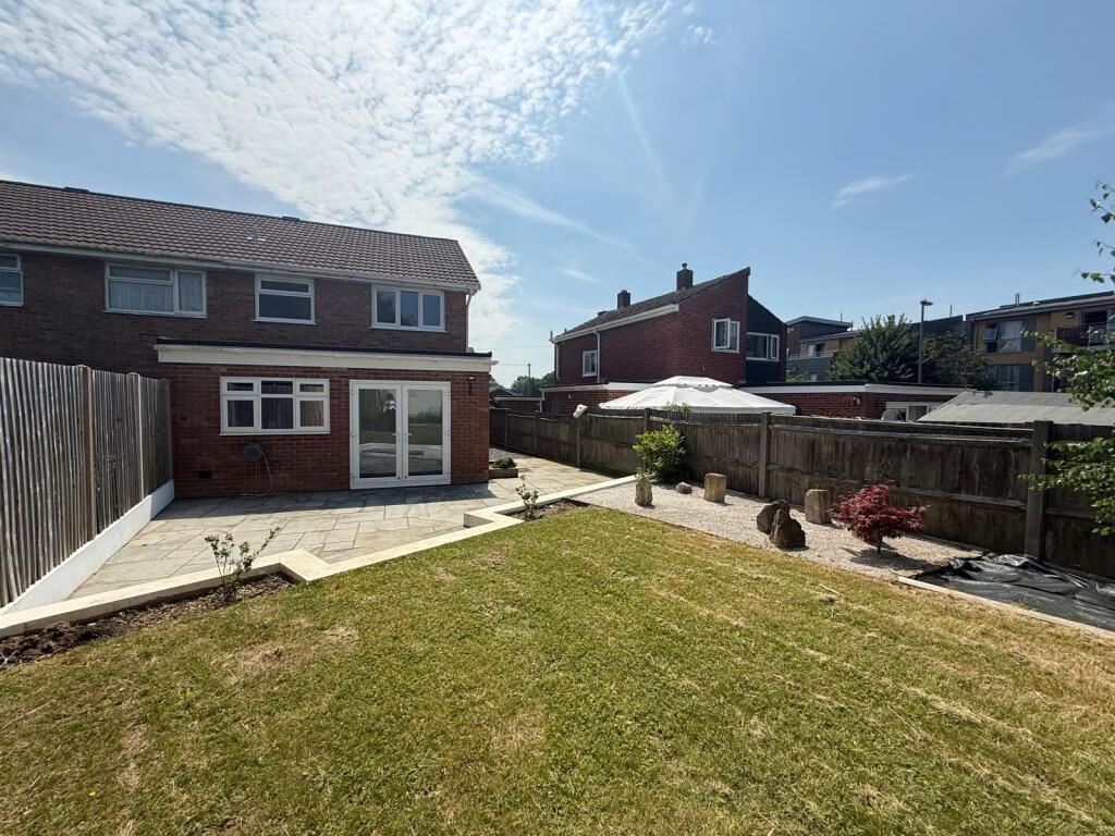 House in Fareham, Hill Park - View 2