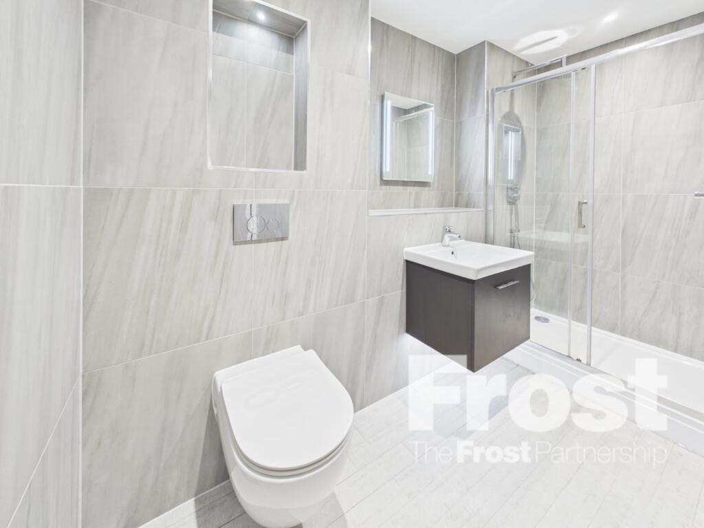 Apartment in Slough - View 5