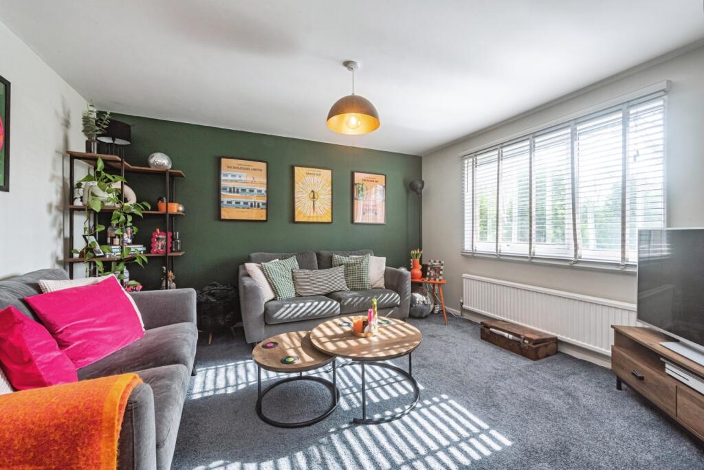 Knight Street, Basingstoke, Hampshire, RG21 photo 2
