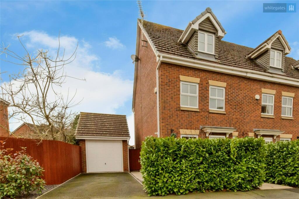 3-bed terraced on Clonners Field, Stapeley, Nantwich, Cheshire, CW5, £285,000