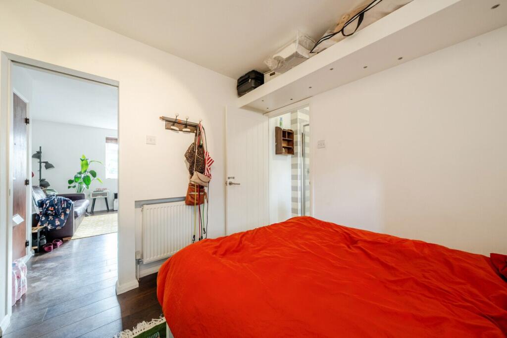 Apartment in London - View 5