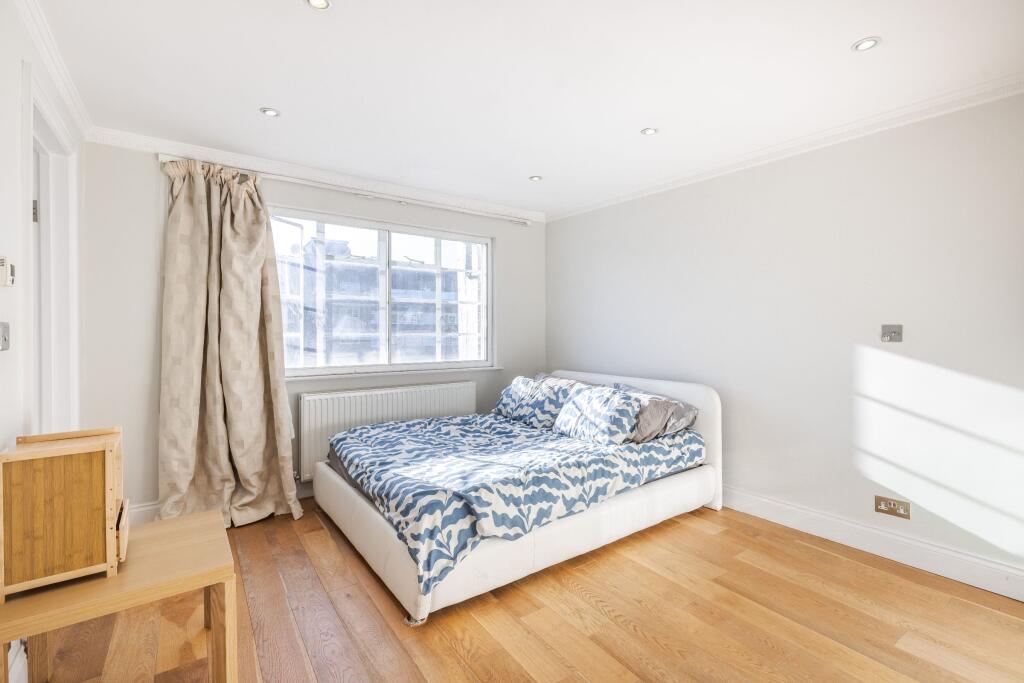 Apartment in London, Paddington - View 5