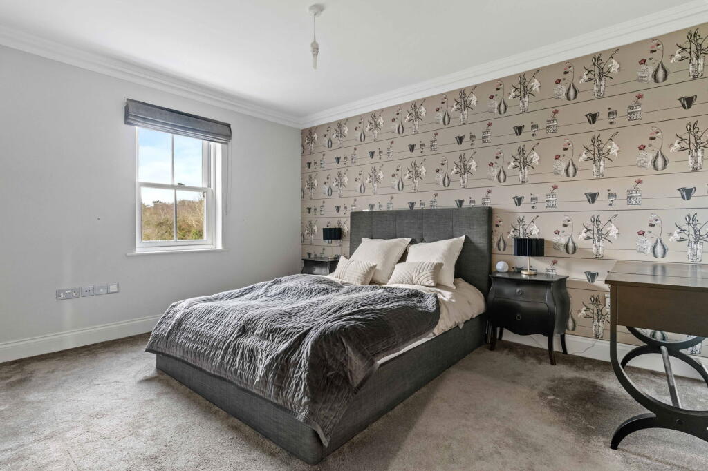 Additional image 28 of Pottersheath Road, Welwyn, AL6 9SY