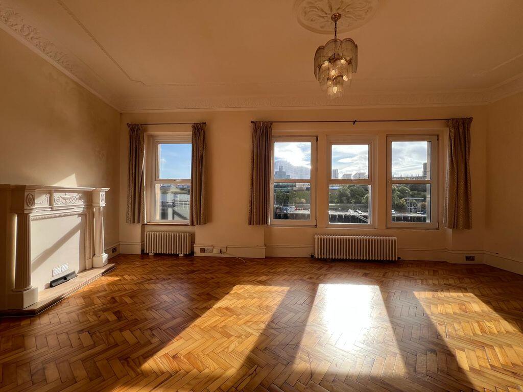 Apartment in Newcastle upon Tyne - View 4