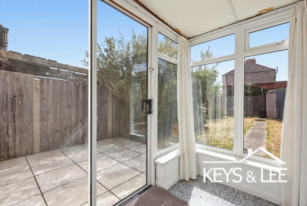 House in Romford - More