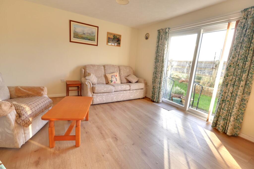 Swallow Court, Clanfield - View 3