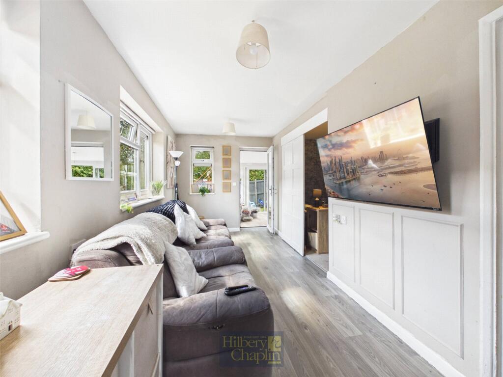 House in Basildon, Essex - View 4