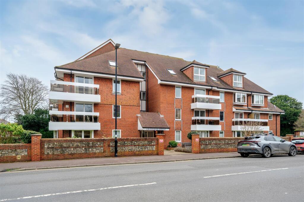 1-bed house on Granville Court, Eastbourne, East Sussex, £120,000