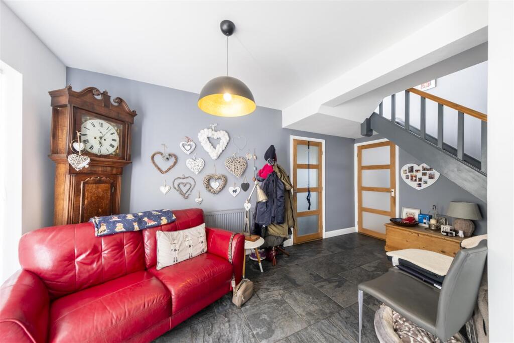 Hockenhall Crescent, Tarvin photo 4
