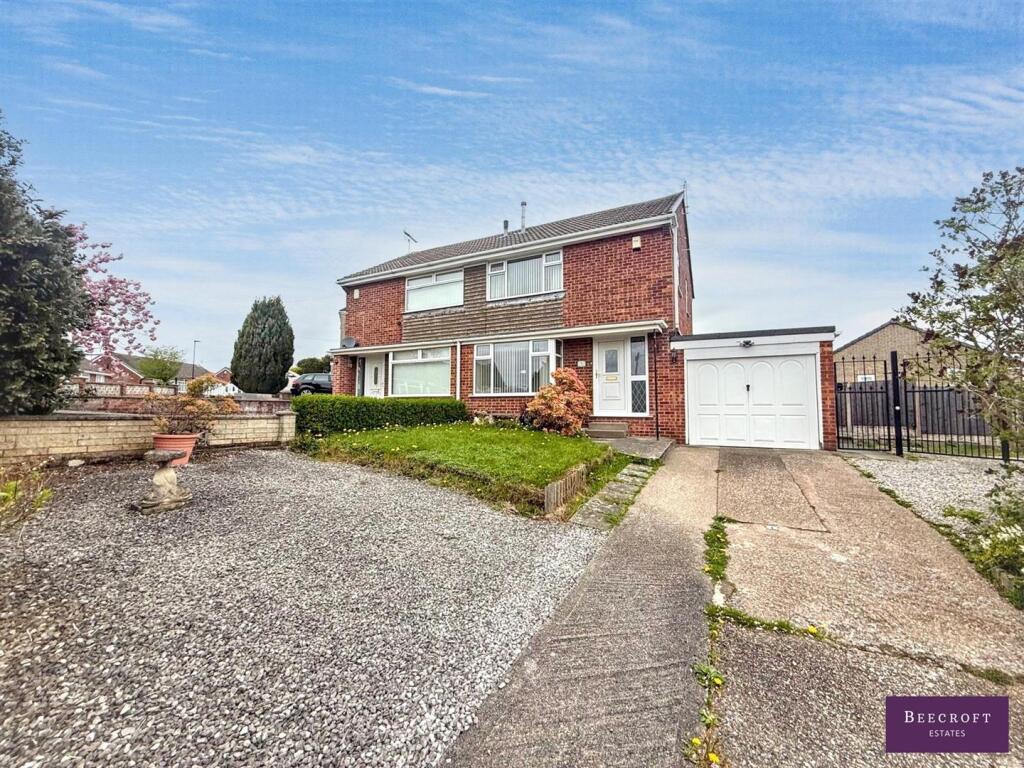 3-bed semi-detached on Meadow Drive, Chapeltown, Sheffield, £250,000