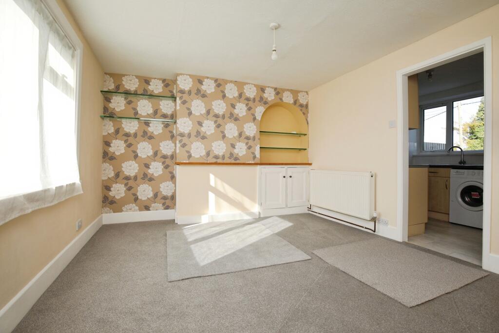 Avon Square - Upavon, Pewsey, SN9 photo 3