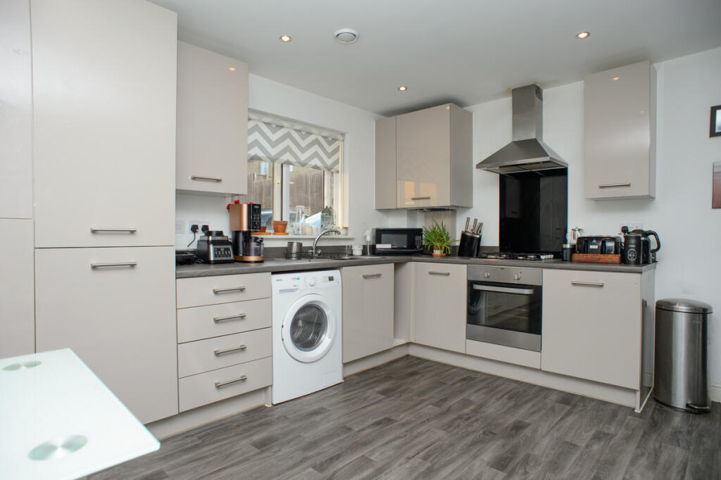 Apartment in Dartford, Ebbsfleet Green, Ebbsfleet Valley - View 5
