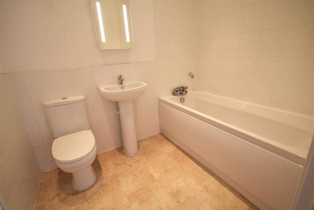 Apartment in Portsmouth - View 5