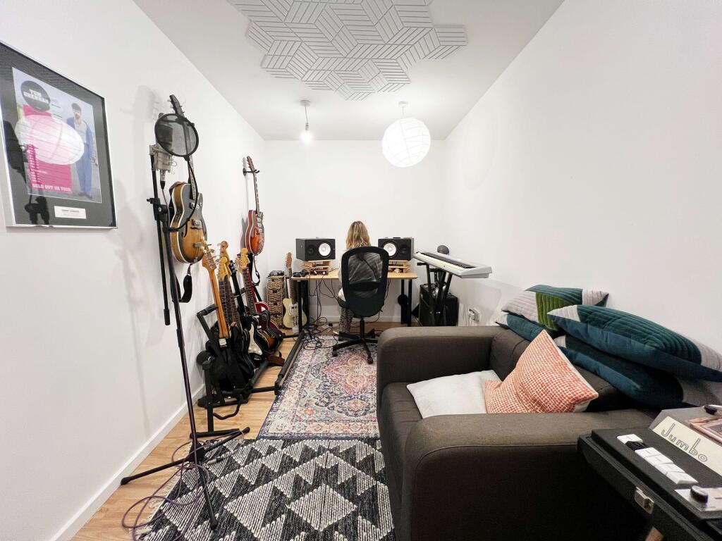 Music Studio 05