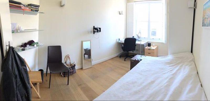 Main image of property: Large, Bright 2 Bedroom Flat 