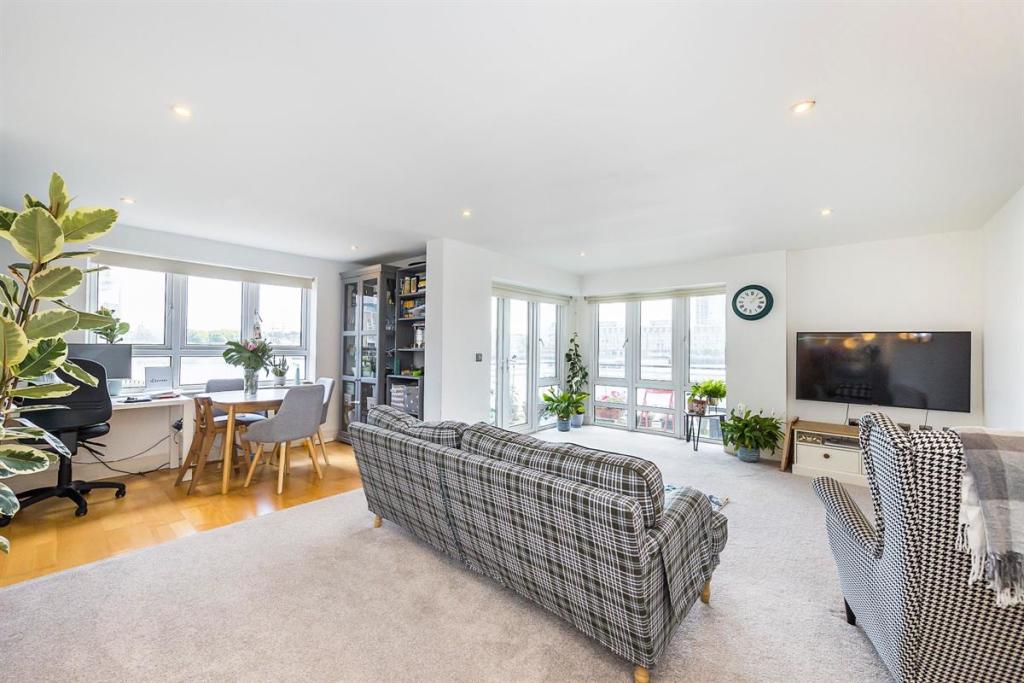 Main image of property: St. Davids Square, Isle of Dogs, E14