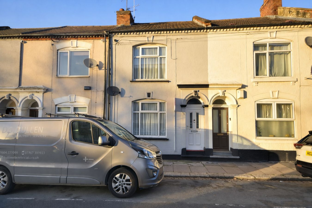 House in Northampton, West Northamptonshire