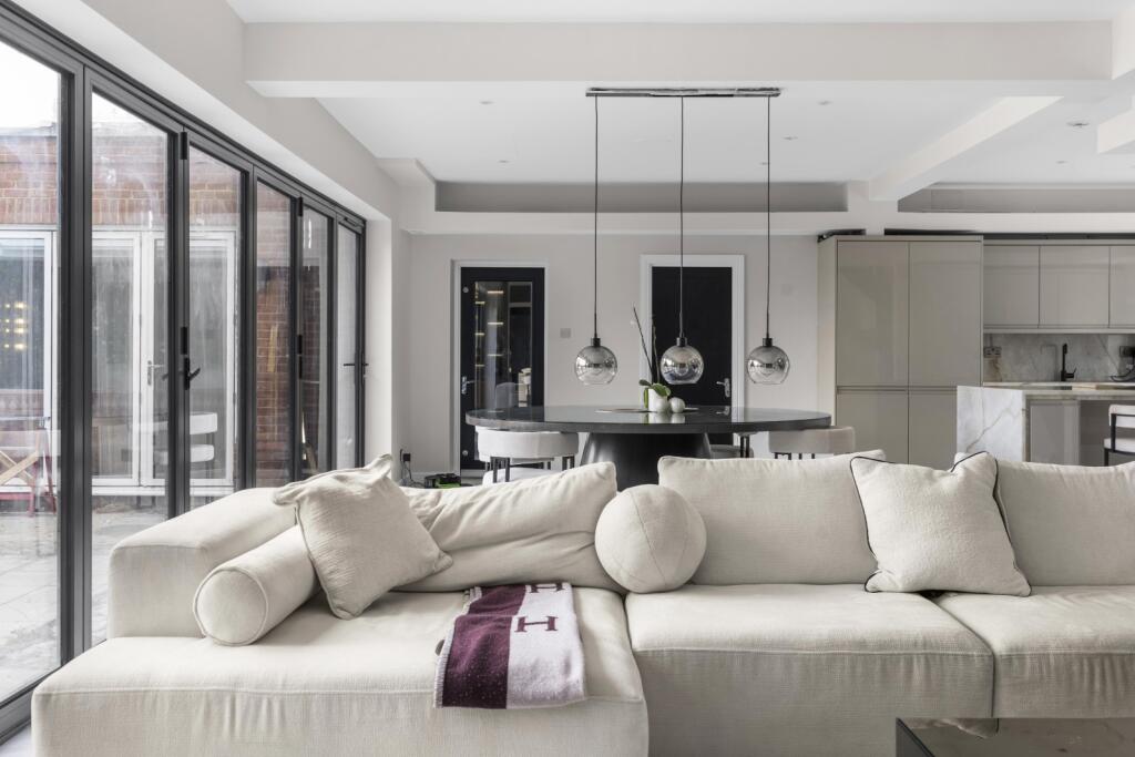 House in Chelmsford - View 4