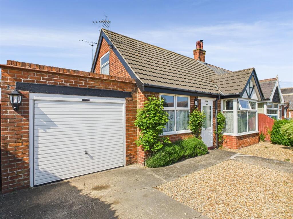 3-bed bungalow on Windsor Road, Mablethorpe, £200,000