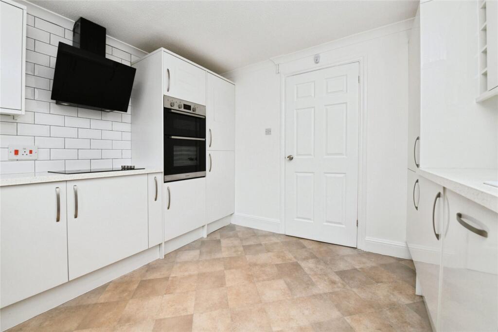 Blackthorn Way, Warley, Brentwood, Essex, CM14 photo 3