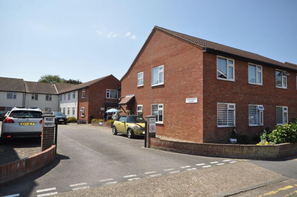 1-bed flat on North Street, Walton-on-the-naze, £75,000