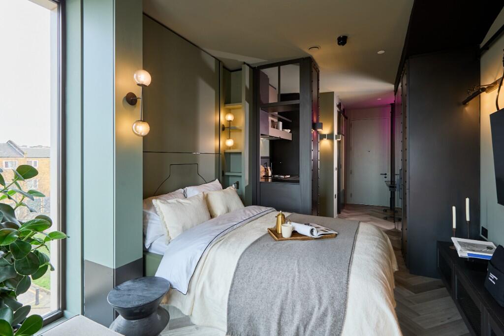 Main image of property: Haydon Way, London, SW11