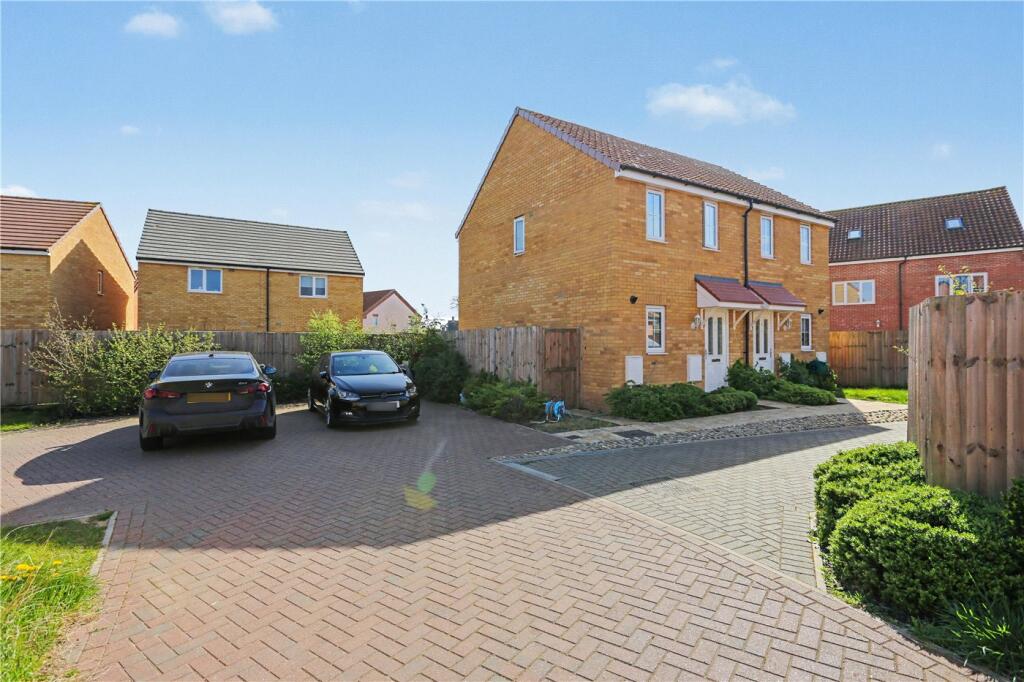 Otter Place, Hethersett, Norwich, Norfolk, NR9 photo 2