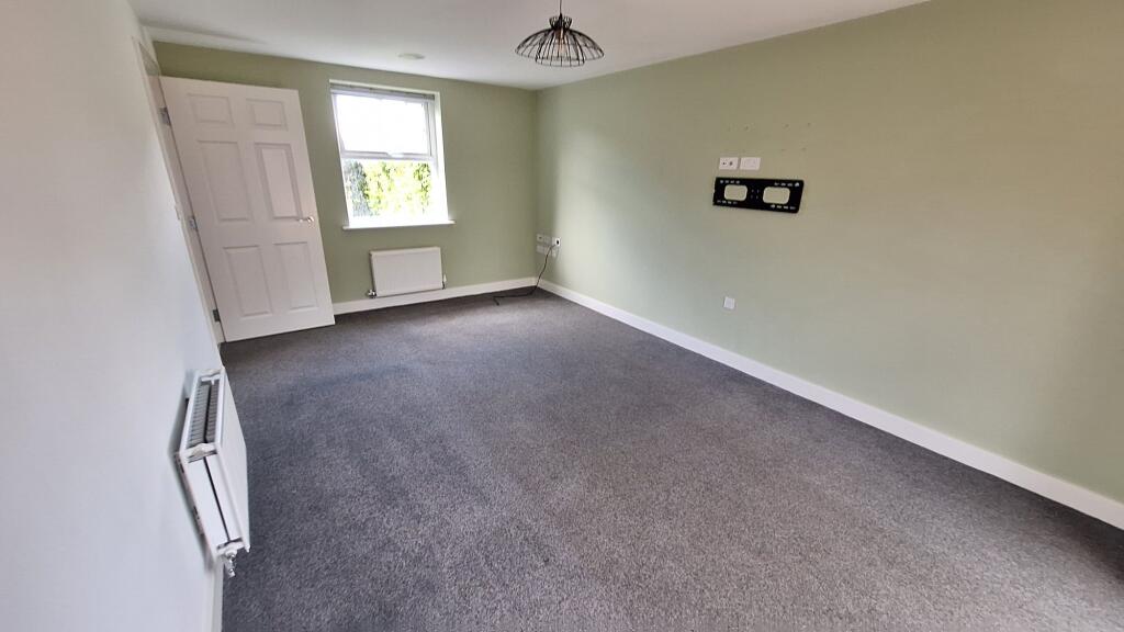 Watitune Avenue, Nuneaton, CV10 0BF photo 3