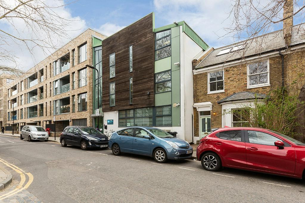 18-20 london Lane-37.jpg