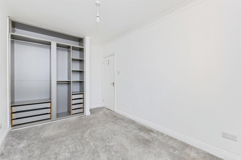 House in Torquay, Torbay - More
