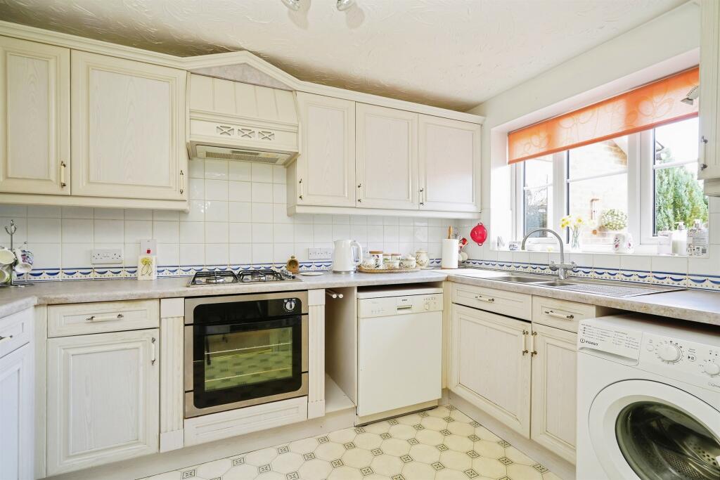 Rawthey Avenue, Didcot photo 3