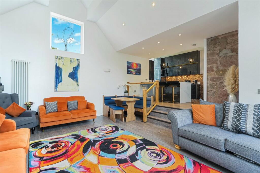 House in Tillicoultry, Clackmannanshire - View 2
