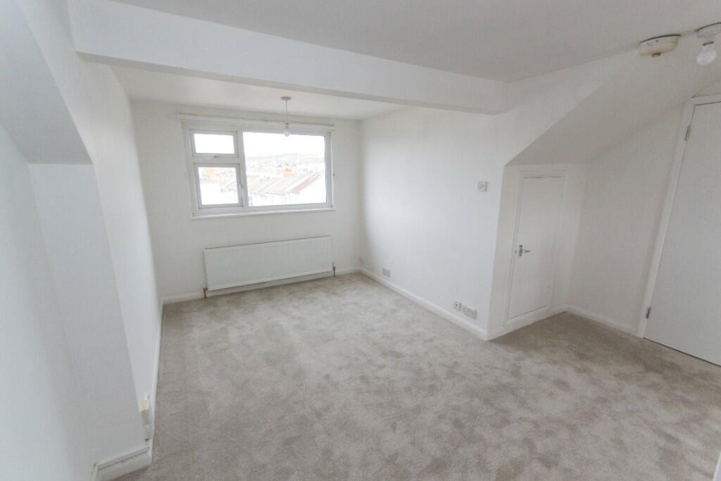 Apartment in Brighton - View 3