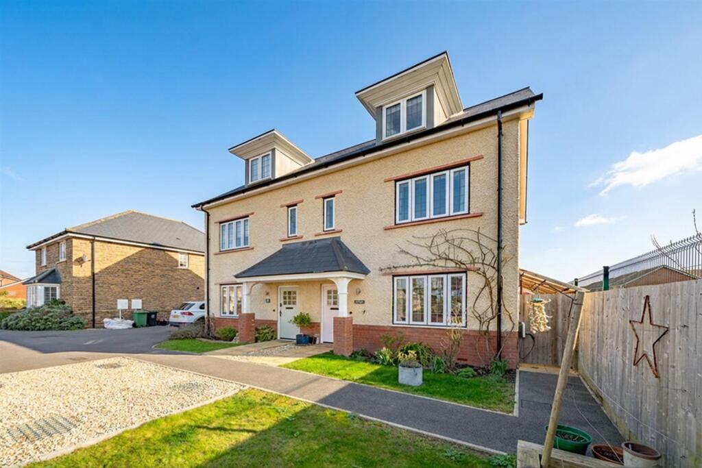 Main image of property: Gorgeous Townhouse in Yatton's Popular North End