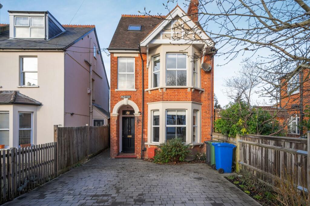 4-bed detached on Victoria Road, Ascot, £950,000