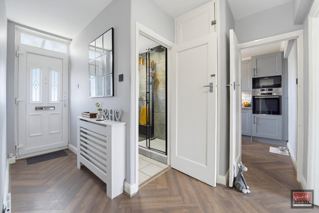 Apartment in Sunbury-on-Thames, Surrey - View 5