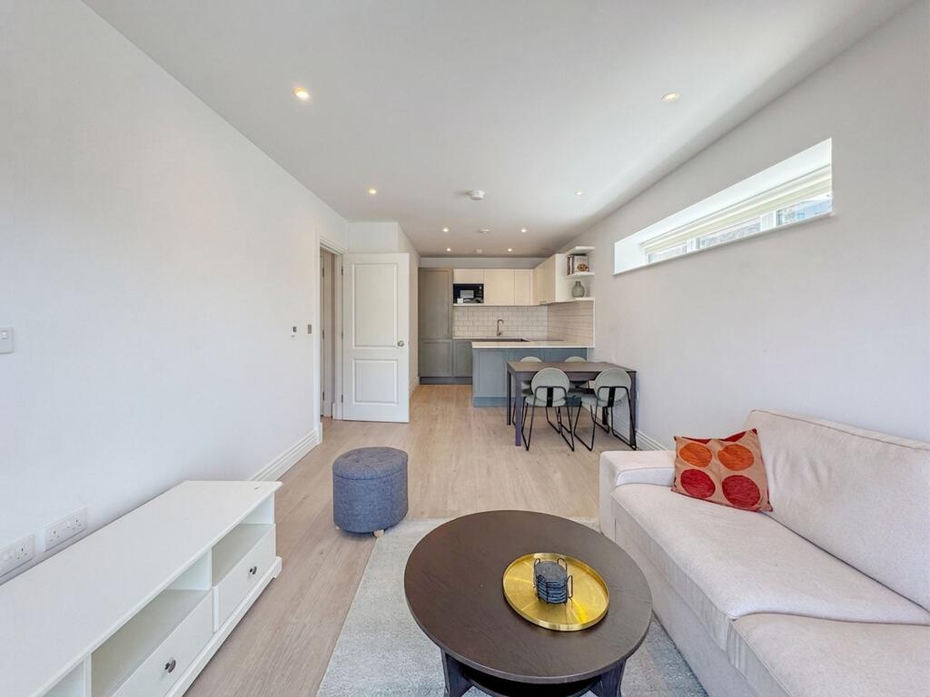 Apartment in London - View 5