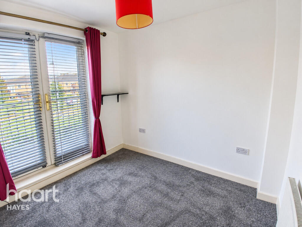 House in London, Grand Union Village, Greenford - More