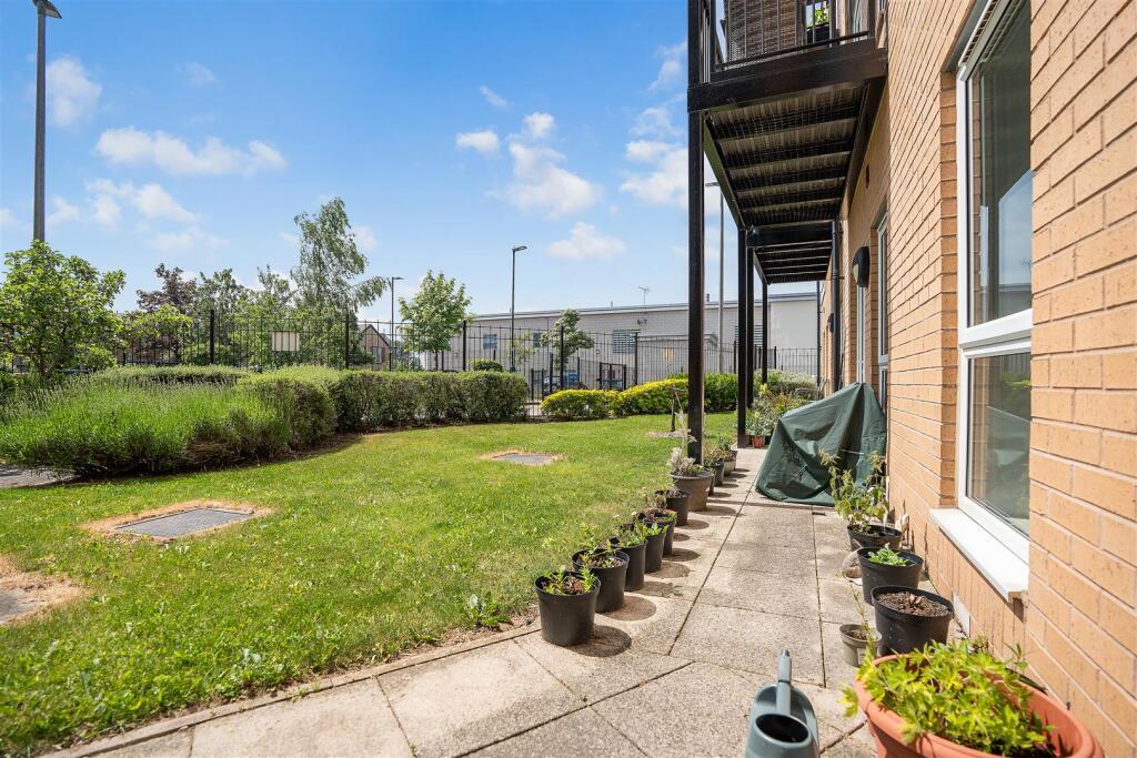 Flat 1, White Willows, 70, Dyche Road Sheffield, S8 8DS photo 4